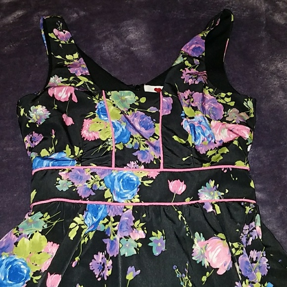 Black Floral Dress (small adults) runs small - Picture 3 of 4